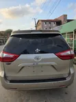 2017 Toyota Sienna Limited Premium 7-Passenger Beige - 5