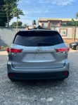 Toyota Highlander XLE V6 4x2 2016 Launin Azurfa - 4