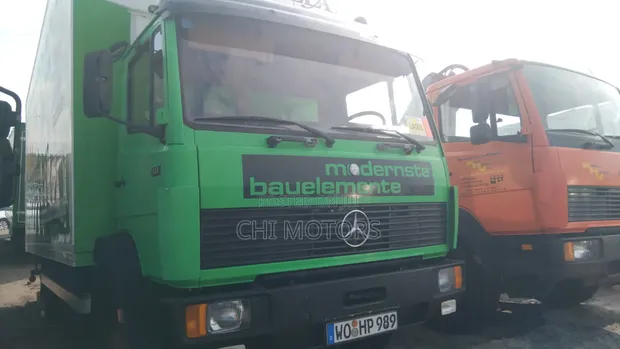 Mercedes-Benz 814 Truck (20ft Container Body) - 1