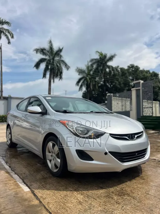 Hyundai Elantra 2014 Silver - 1