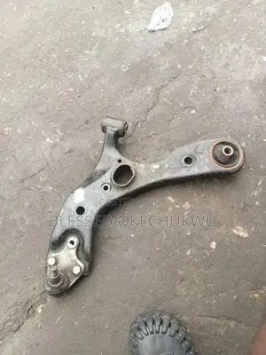 Lower Arm Toyota Avensis 2012
