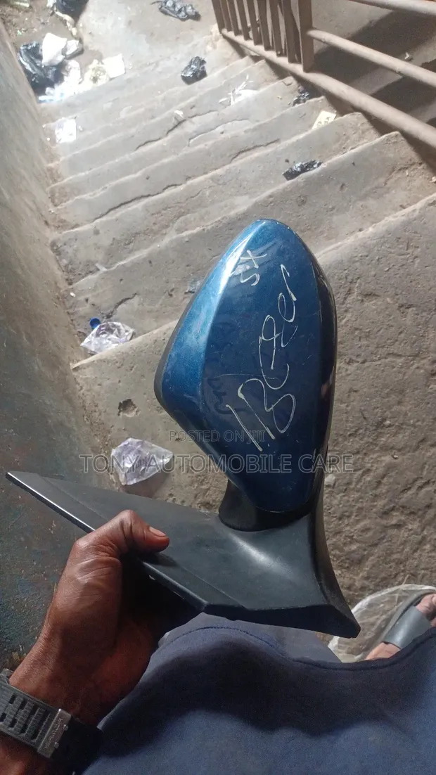 Hyundai Elantra Side Mirror (2012-2014) - 1