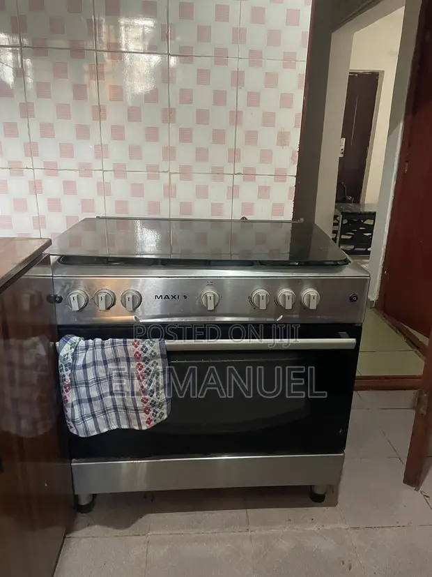 Maxi Gas Cooker with Baking Oven - 1