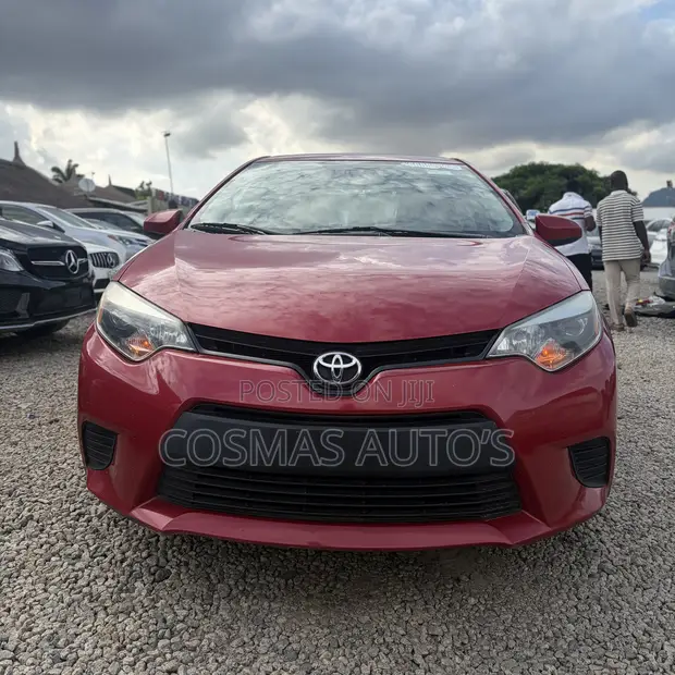 2014 Toyota Corolla LE Sedan - Kai Tsaye Daga Belgium - 1