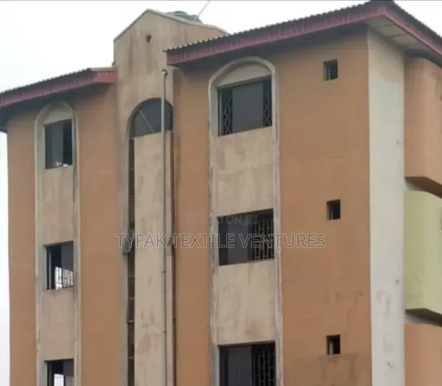12 x 3-Bedroom Flats don sayarwa tare da CofO, Alakuko - 1