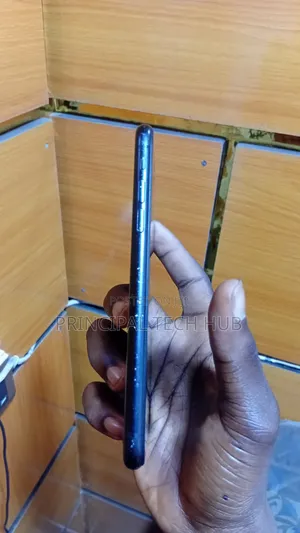Apple iPhone XR 64GB Baki