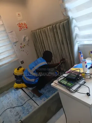 Sofa da Carpet Mai Tsabta na Kwararru