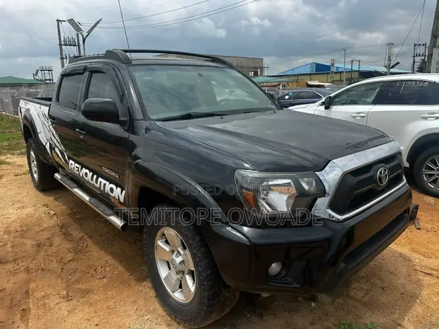 Toyota Tacoma PreRunner Access Cab 2012 Baki - 1