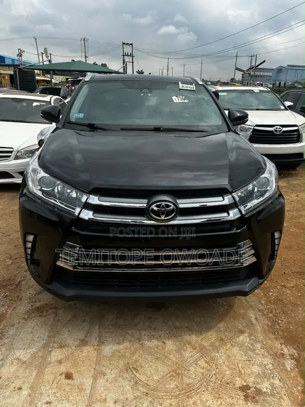Toyota Highlander XLE 2019 Black - 1