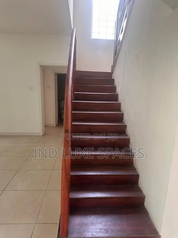 Ginin Ofis Mai Haushi 3, 1000 Sq M, Oregun - 1