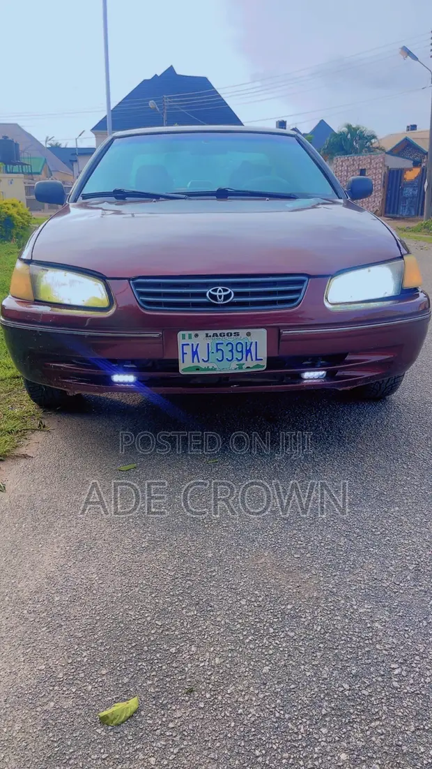 Toyota Camry 2000 Brown - 1