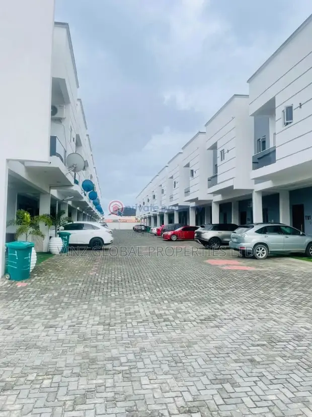 4 Bedroom Terrace Duplex Apartment with 2 Living Rooms - 1