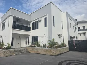 Gidan Alatu mai dakuna 7 da Pool a Asokoro Main