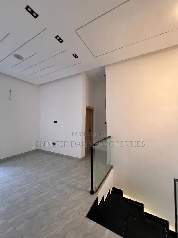 4 Bedroom Duplex with BQ in Thomas Estate for Sale - 1