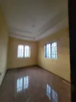 Gidan haya mai dakuna biyu da kayan daki a Ayobo - 3