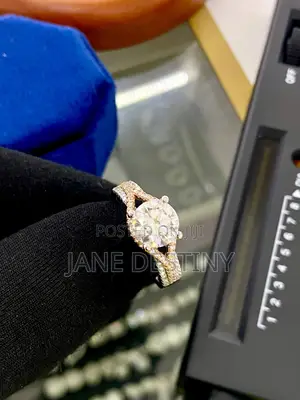 VVS Moissanite Diamond Ring
