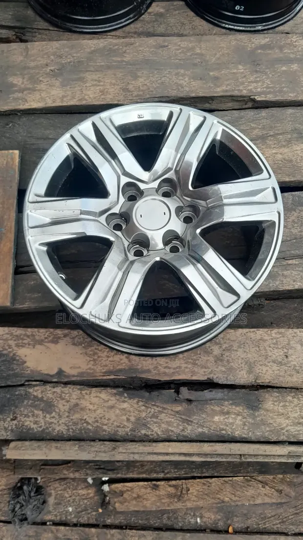 17-Inch Alloy Wheels for Toyota Hilux - 1