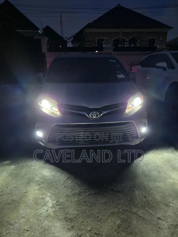 Toyota Sienna Limited Premium 2018 - 1