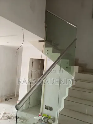 Frameless Staircase with Aluminum Cover