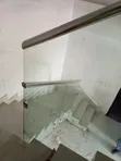 Frameless Staircase with Aluminum Cover - 4