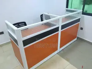 Akwatin Aiki Na Bangare Biyu Tare Da Rabin Gilashi