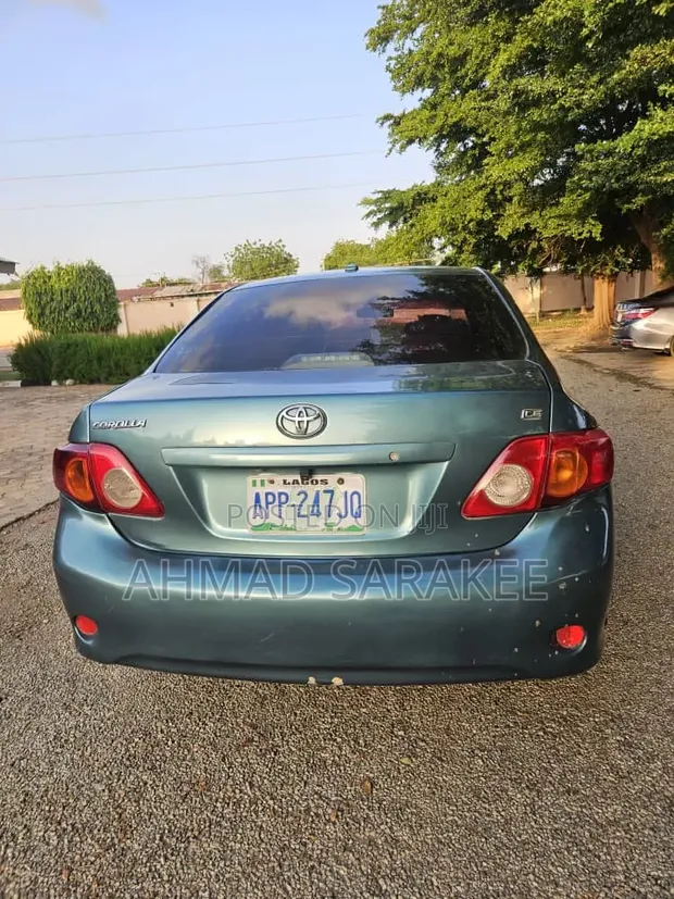 Toyota Corolla 2009 Gray - 1