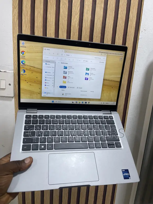 Dell Latitude 5330 16GB RAM, Intel Core i7, 256GB SSD - 1