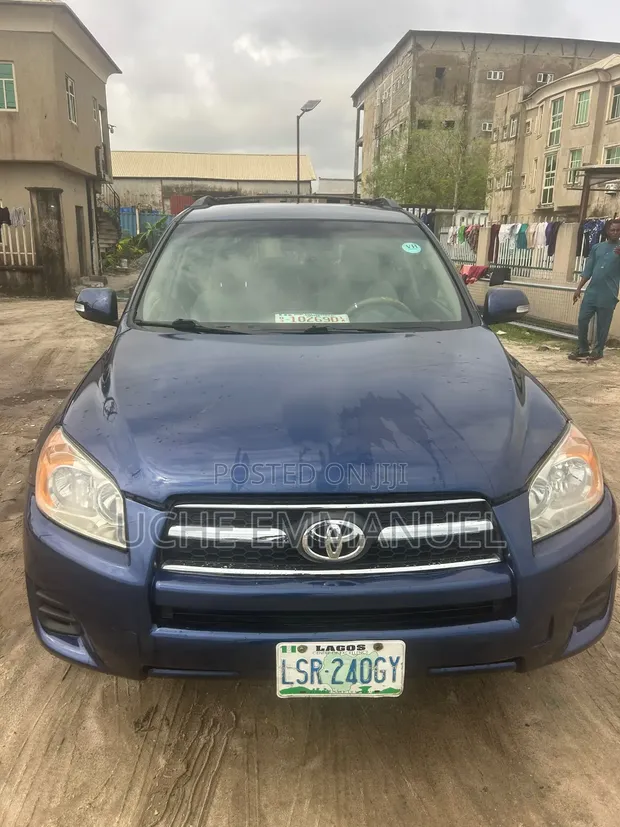 Toyota RAV4 2010 Blue - 1