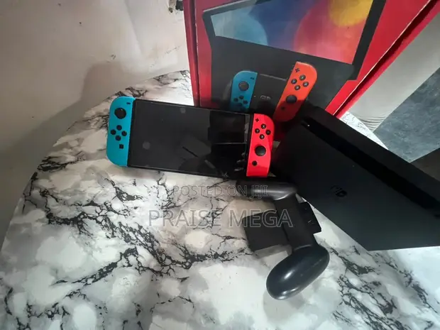 Nintendo Switch OLED - Used - 1