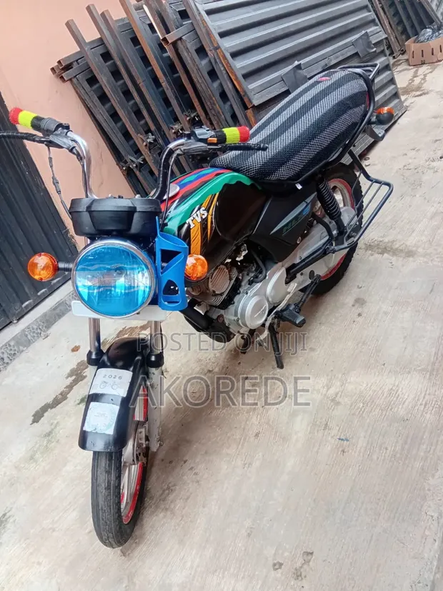 TVS Apache 180 RTR 2025 Black - 1