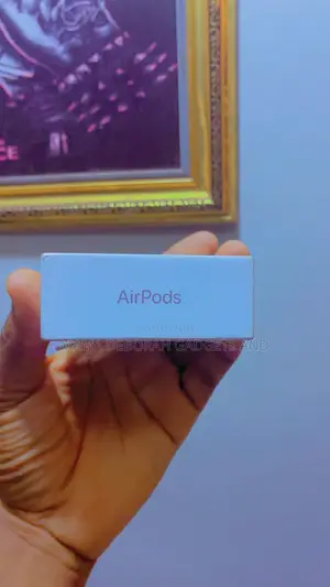 Apple AirPods 4