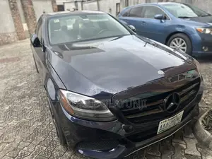 2015 Mercedes-Benz C300 Luxury 4Matic AWD Sedan