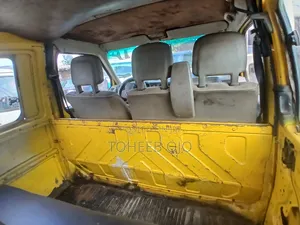Volkswagen Transporter 1999 Yellow