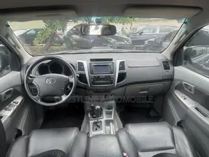 Toyota Hilux 2.5 D-4D 4x4 SRX 2010 Baki