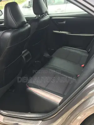 2016 Toyota Camry SE - Foreign Used