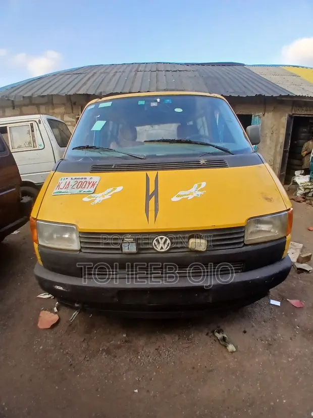Volkswagen Transporter 1994 Yellow - 1