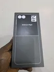 Sabuwar Samsung Galaxy Z Flip8 256GB Baki - 4