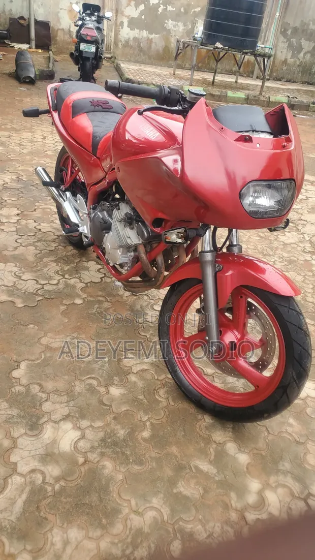 Yamaha Diversion 600 (XJ600S) 2000 Red - 1