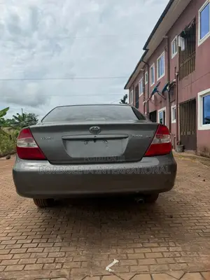 Toyota Corolla Sedan Automatic 2004 Gray