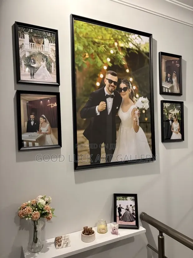 Family Photo Frame - Customizable Gallery Wall - 1