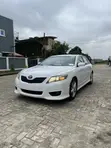 2011 Toyota Camry SE 2.5L White - 1