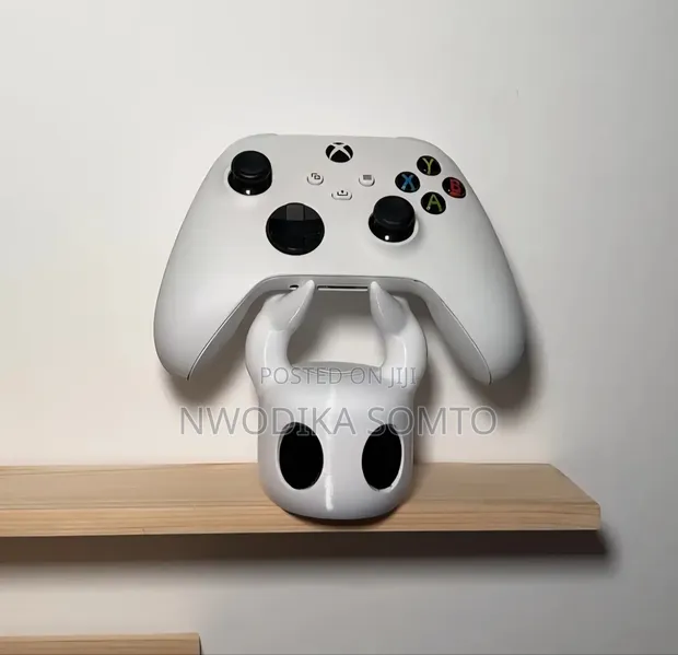 Controller Stand - 1