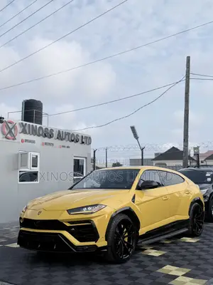 2022 Lamborghini Urus Yellow