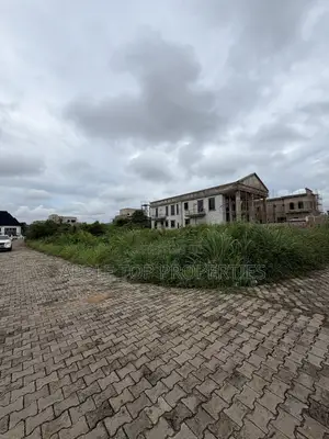 Filin 400sqm na Zama a Almond Estate, Centenary City