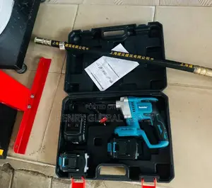 Makita Battery Concrete Vibrator Poker