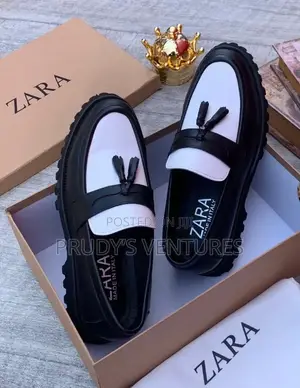 Takalmi Na Asali Na Zara Baki da Fari Mai Kyau ga Maza