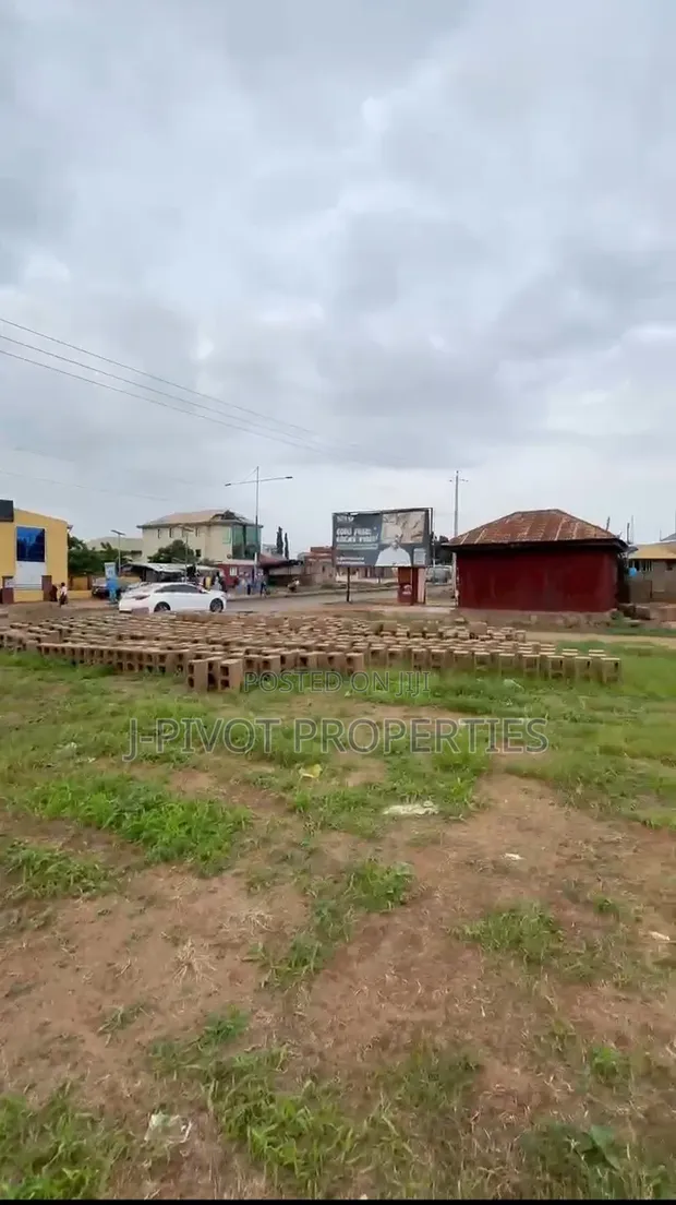 4 Plots Mixed-Use Land Facing University Road, Tanke, Ilorin - 1