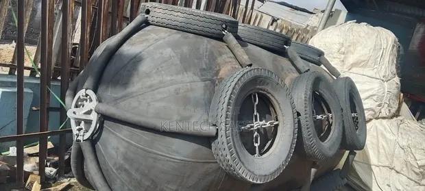 Industrial & Marine Rubber Balloon Jetty Fender - 1
