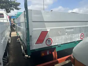 Mercedes-Benz 814 Truck - Wadda Akawo