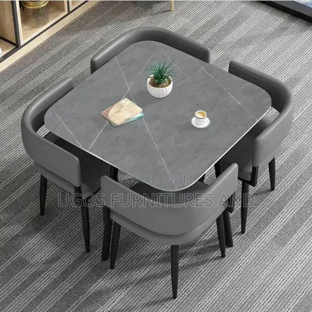Sabon Dining Table na Mutane 4 - 1